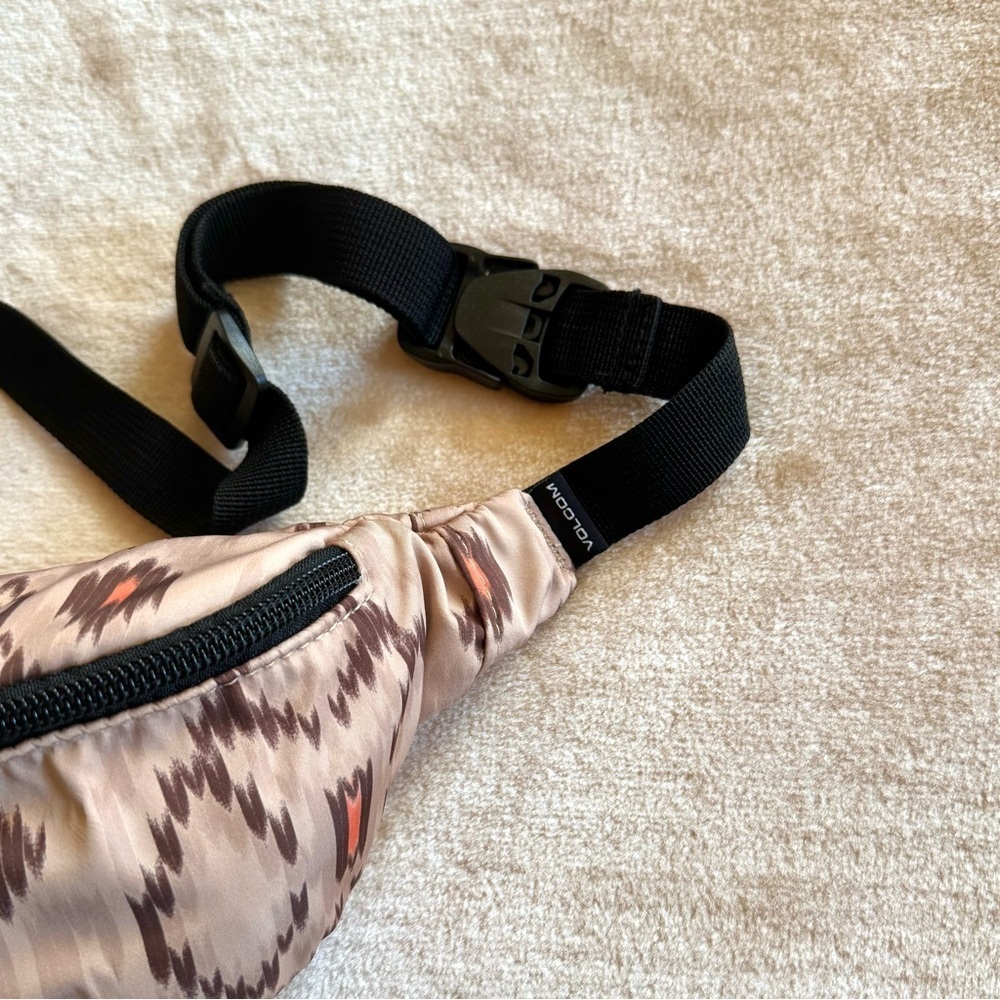 Brown Abstract Volcom Moon-Shaped Waist Bag - Picture 4 of 5